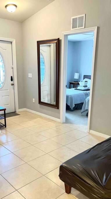 Debbie'S 3-Bedroom Apartment In A Duplex Cape Coral Eksteriør billede
