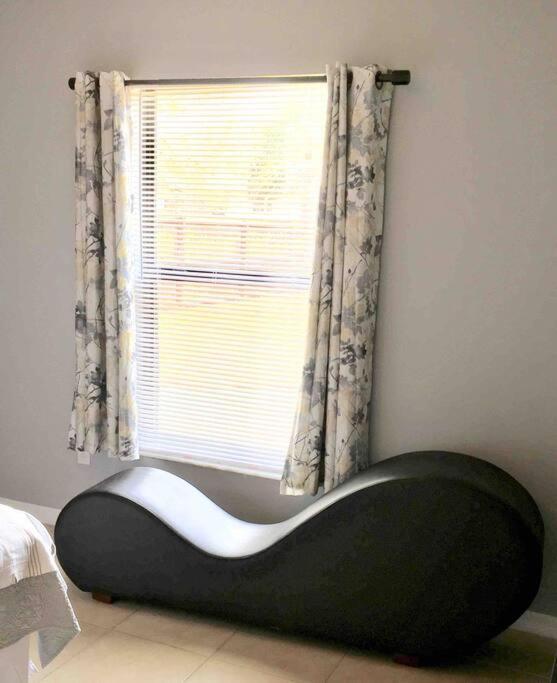 Debbie'S 3-Bedroom Apartment In A Duplex Cape Coral Eksteriør billede